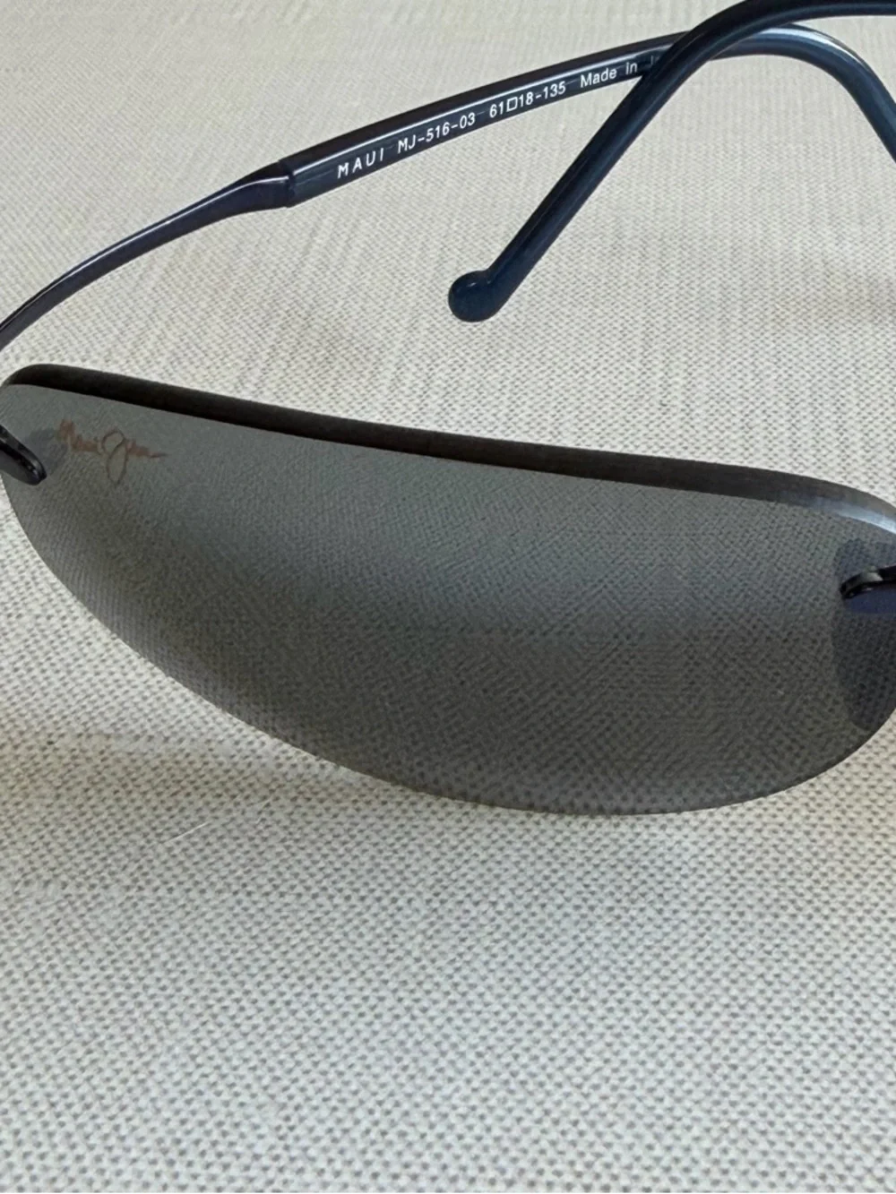 Maui Jim Honolua Bay MJ516-03 Japan Titanium Blue / Gray Lenses + Hard Zip Case